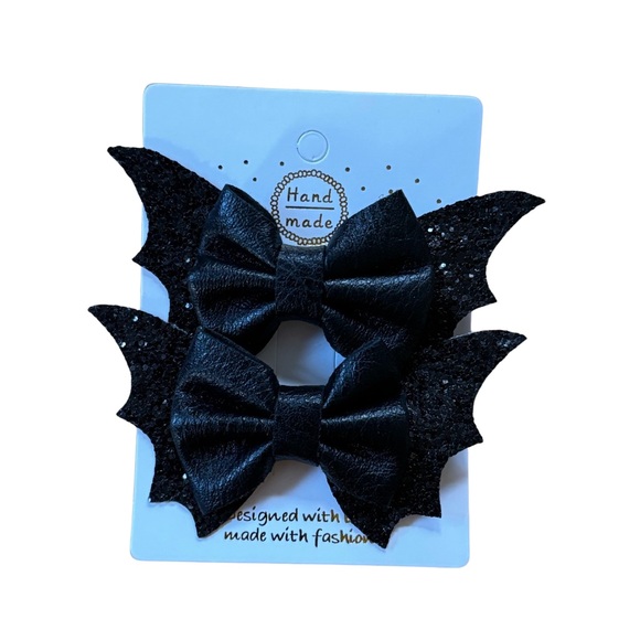 Sparkly Bat Bow Halloween Hair Clips 2 Pcs - Picture 1 of 11